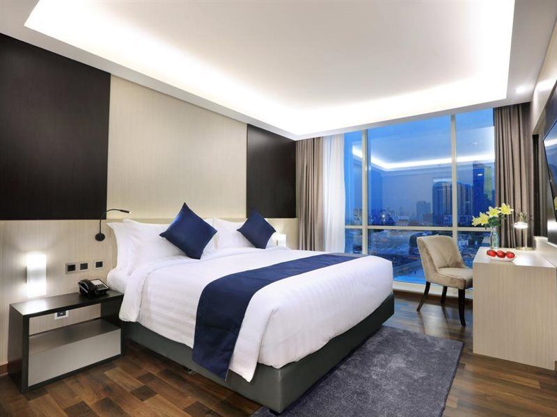 Aston Kartika Grogol Hotel & Conference Center Jakarta Exterior foto