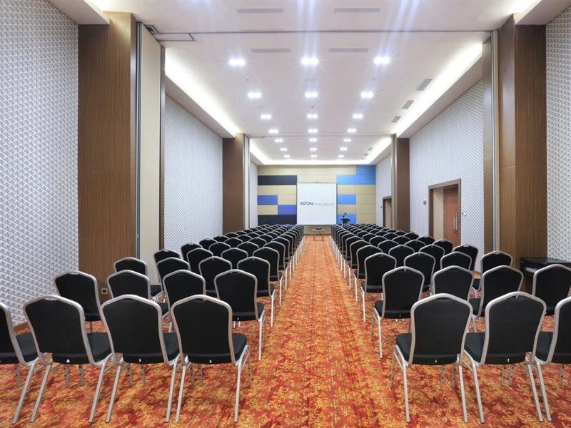 Aston Kartika Grogol Hotel & Conference Center Jakarta Exterior foto